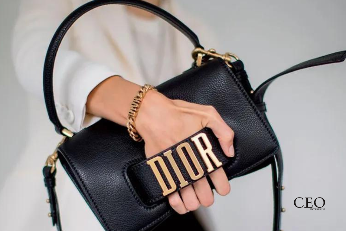 Choosing Your Perfect Luxury Leather Bag: A Guide and Tips for 2024